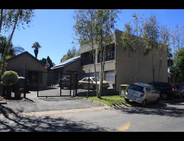 4 BEDROOM HOUSE FOR SALE IN GLEN MARAIS